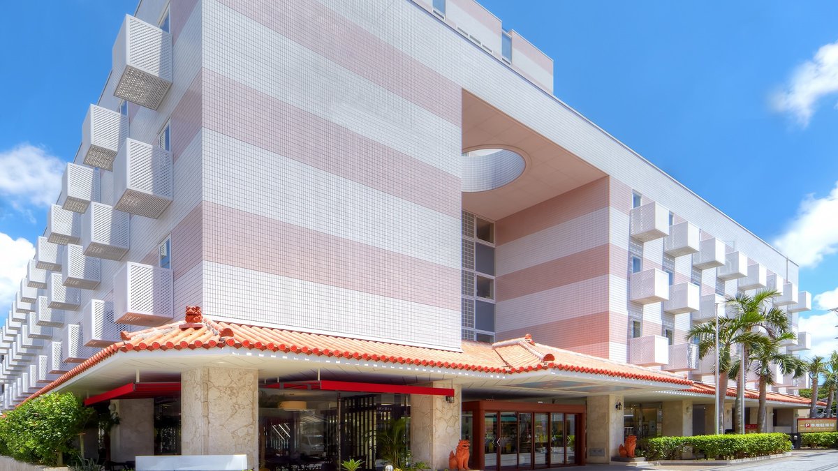 スマイルホテル那覇シティリゾートの外観