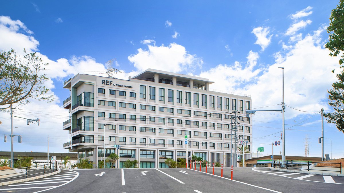 レフ沖縄アリーナｂｙベッセルホテルズ｜ＲＥＦ沖縄アリーナ｜プール＆ＢＡＲの外観