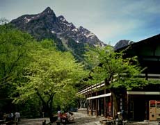 上高地　明神館の外観