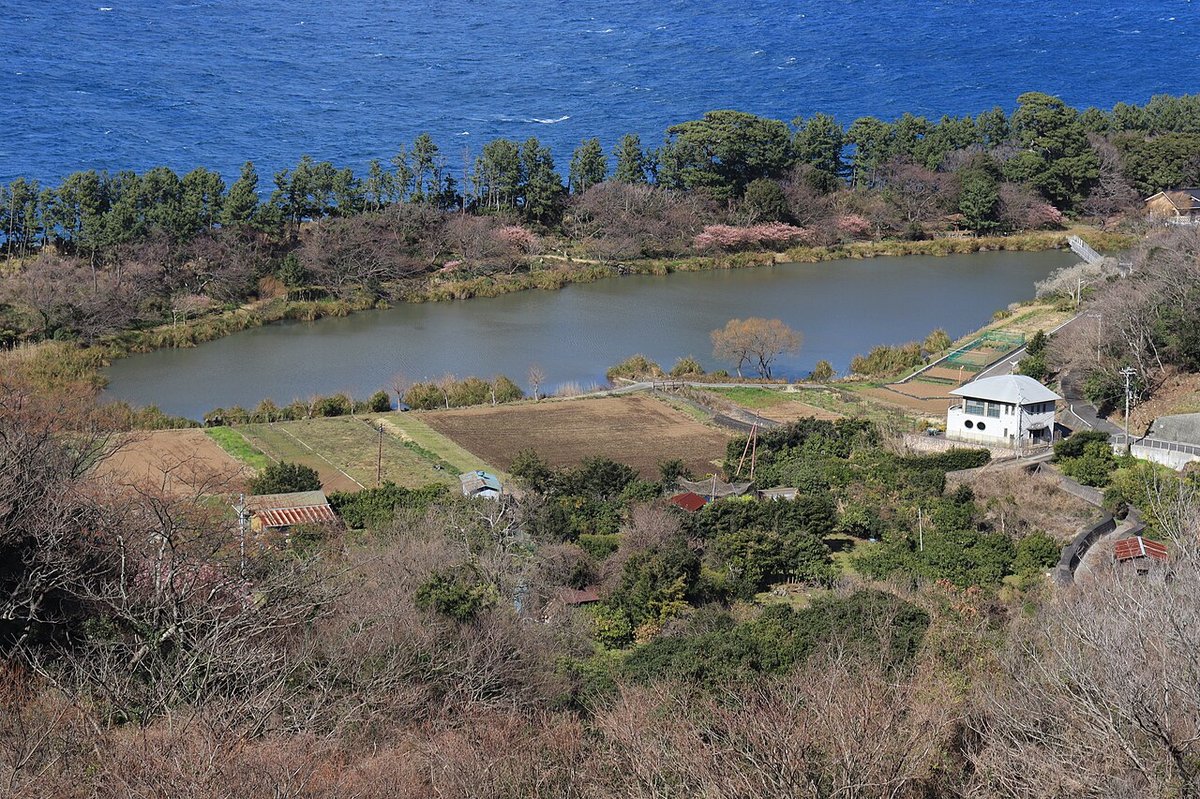 明神池の風景