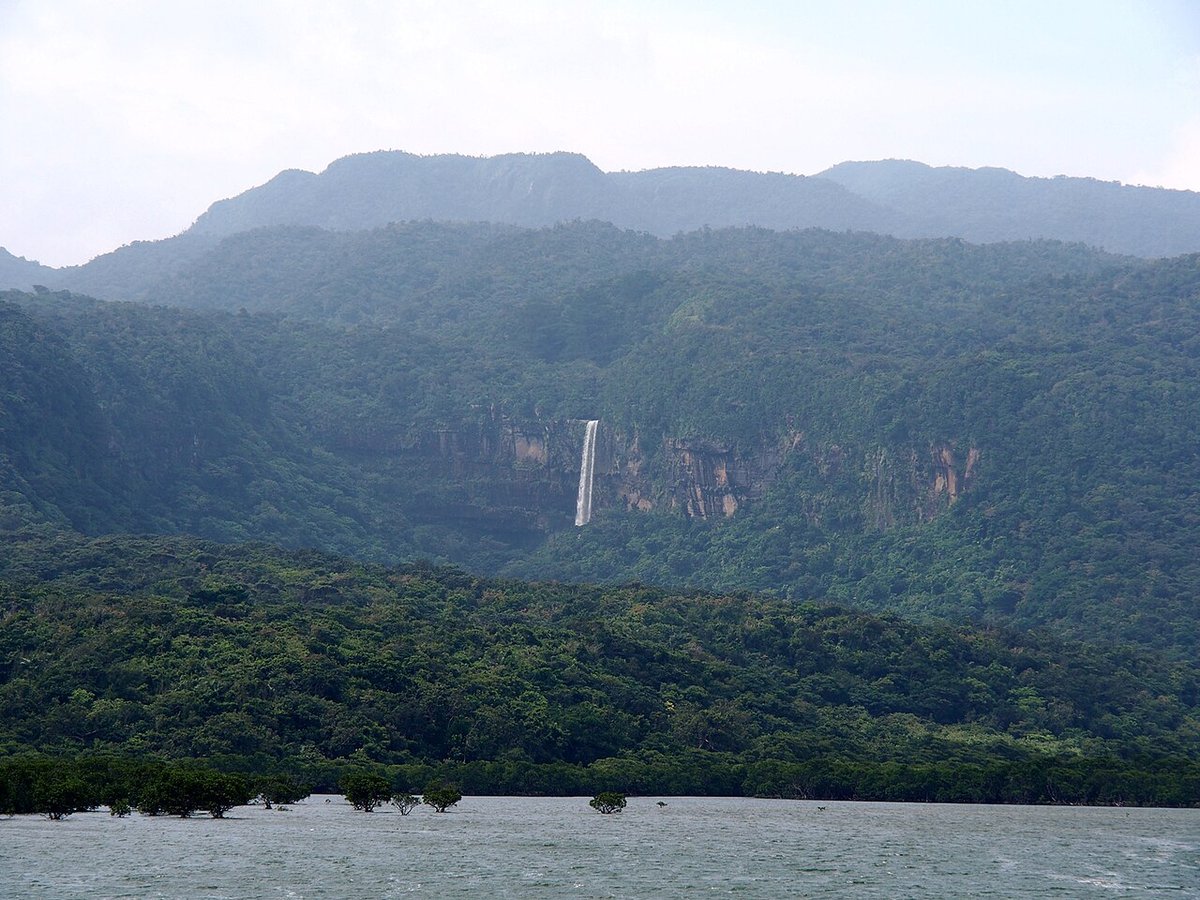 ピナイサーラの滝の風景