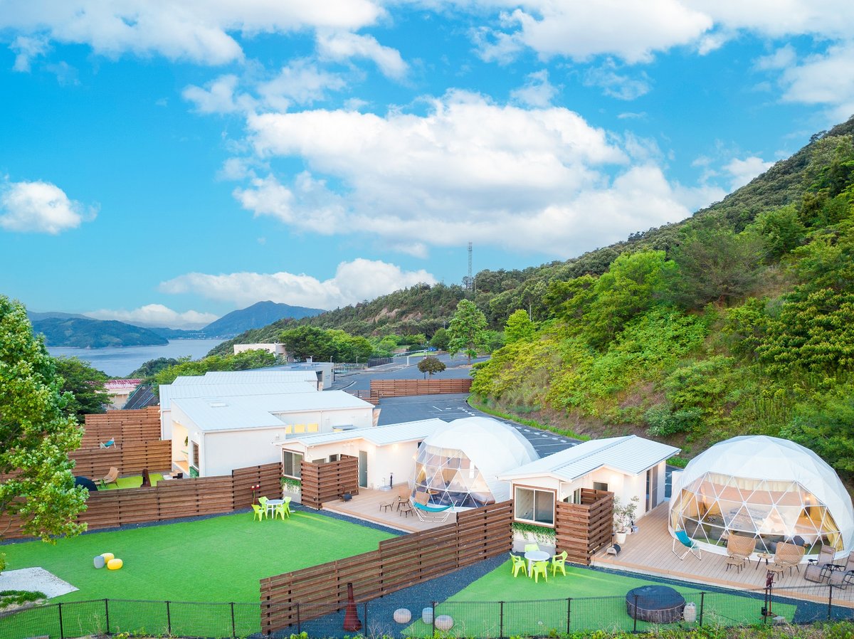 ＬＥＭＯＮ　ＦＡＲＭ　ＧＬＡＭＰＩＮＧ　しまなみの外観