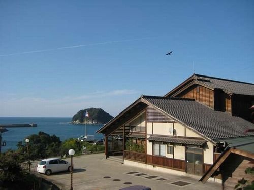 香住　日本夕陽百選の宿　三七十館の外観